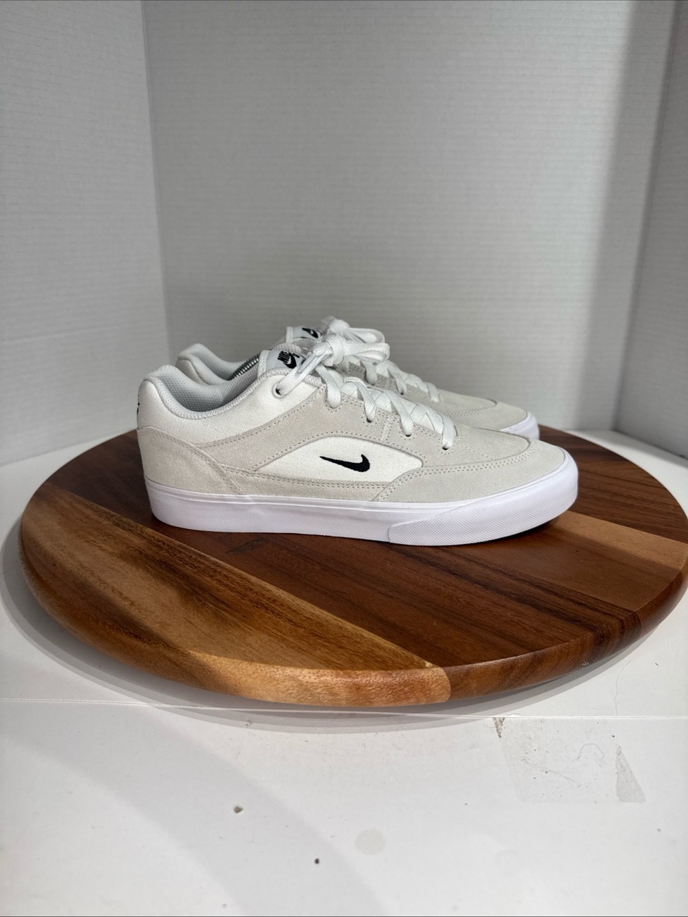 Nike SB Malor Shoes White Grey Black Sneakers Boys Size 7Y Gum Sole NEW NO BOX